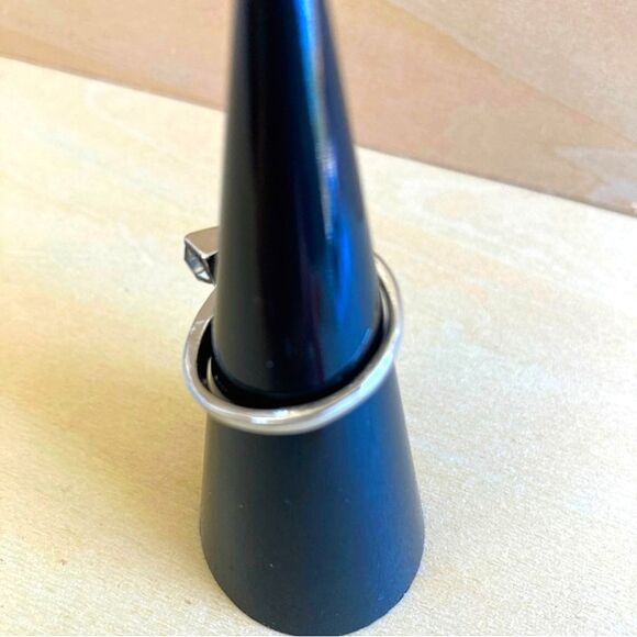 3/$25 Contemporary Ring - Picture 4 of 7